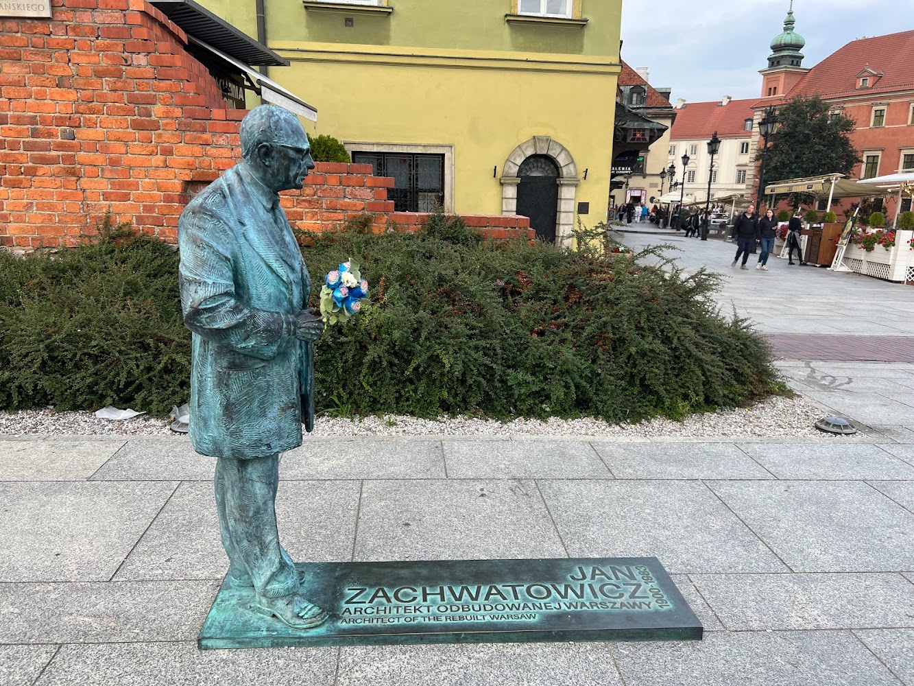 Jan Zachwatowic Memorial Statue