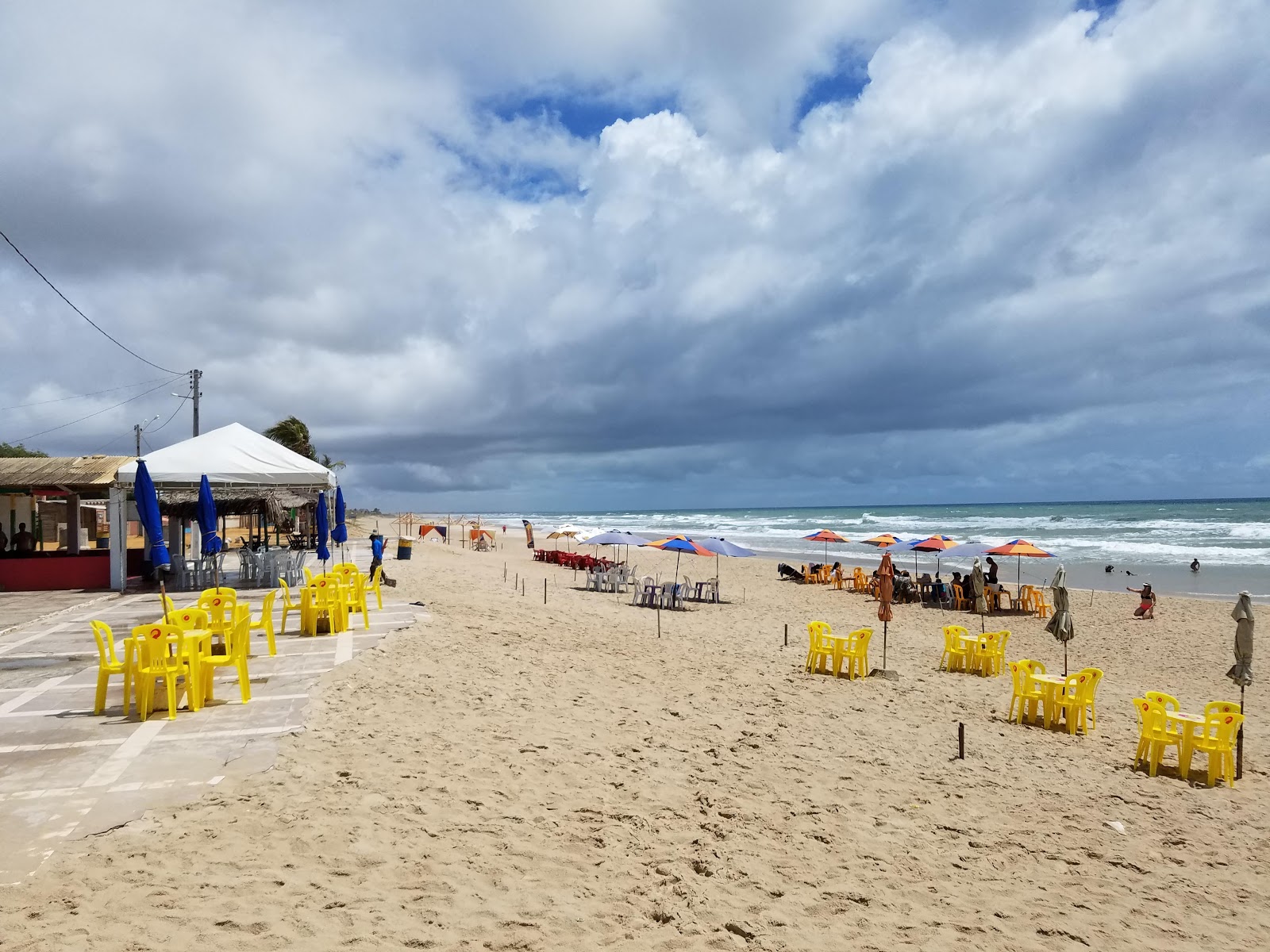 Foto av Praia do Abais med lång rak strand