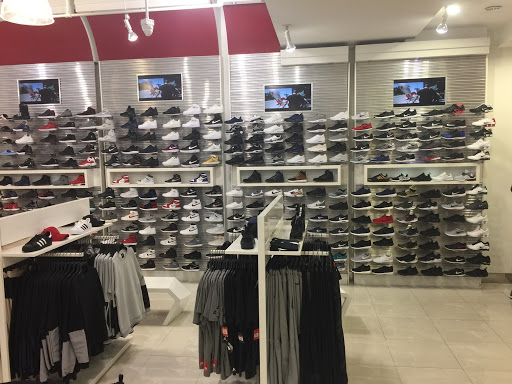 Shoe Palace