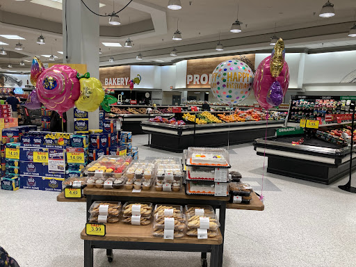 Grocery Store «Schnucks», reviews and photos, 109 N Mattis Ave, Champaign, IL 61821, USA