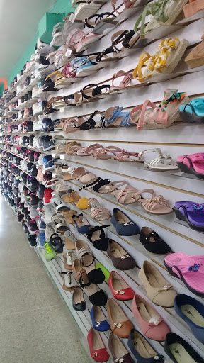 Stores to buy women's sneakers Maracaibo