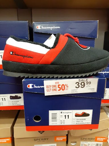 Shoe Store «Rack Room Shoes», reviews and photos, 50 Holyoke St, Holyoke, MA 01040, USA