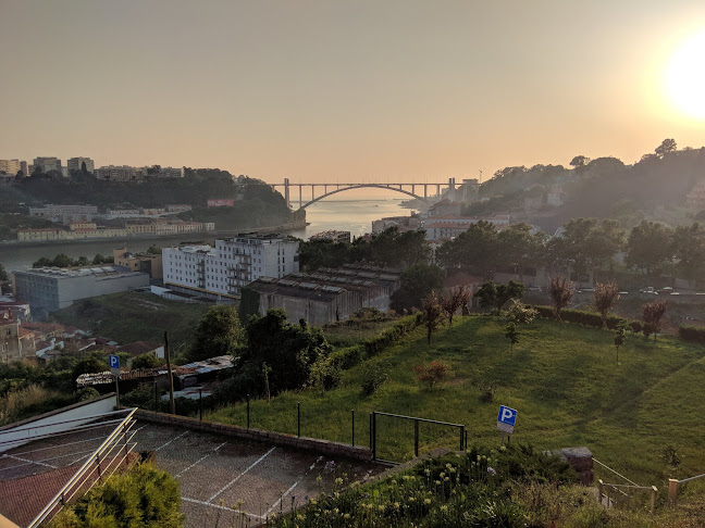 Avaliações doAssociação Moradores Bairro de Vilar em Porto - Associação