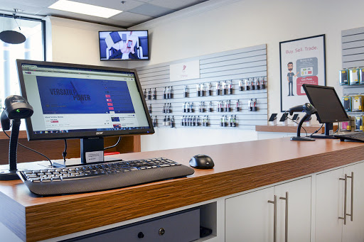 Mobile Phone Repair Shop «CPR Cell Phone Repair Coon Rapids», reviews and photos, 12689 Riverdale Blvd #204, Coon Rapids, MN 55448, USA