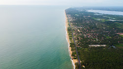 Foto von Iranawila Beach mit sehr sauber Sauberkeitsgrad