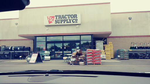 Home Improvement Store «Tractor Supply Co.», reviews and photos, 505 W Central Ave, Springboro, OH 45066, USA