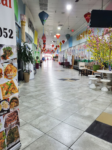 Grocery Store «Ben Thanh Plaza and Central Market», reviews and photos, 1818 E Pioneer Pkwy #100, Arlington, TX 76010, USA