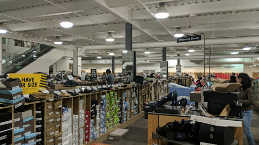 Shoe Store «DSW Designer Shoe Warehouse», reviews and photos, 60 NJ-17, Paramus, NJ 07652, USA