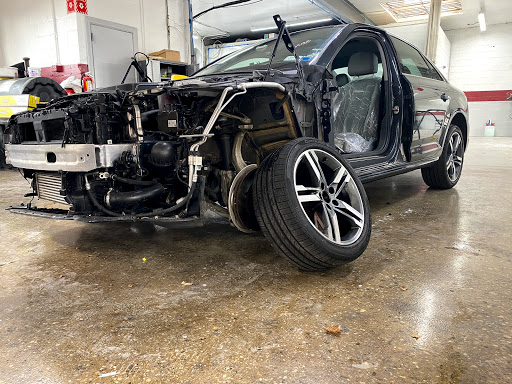 Auto Body Shop «Renzo Auto Collision and Repair», reviews and photos, 265 E 3rd St, Mt Vernon, NY 10553, USA