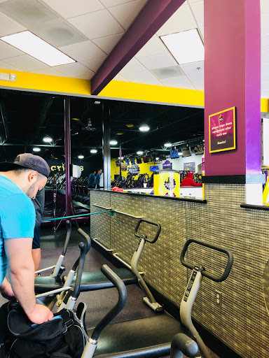 Gym «Planet Fitness», reviews and photos, 516 E Lewis and Clark Pkwy, Clarksville, IN 47129, USA