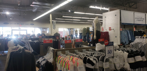Clothing Store «Old Navy», reviews and photos, 15661 S Apopka Vineland Rd, Orlando, FL 32821, USA
