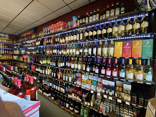 Liquor Store «Day Hollow Wine & Liquor Store», reviews and photos, 409 Day Hollow Rd, Endicott, NY 13760, USA
