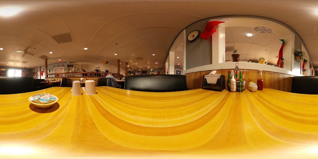 Strikes & Spares Grill 95354