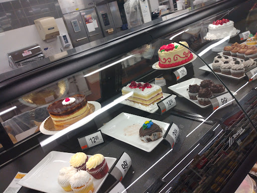 Shopping Mall «Ravenwood Shopping Center», reviews and photos, 910 Taylor Ave, Towson, MD 21286, USA