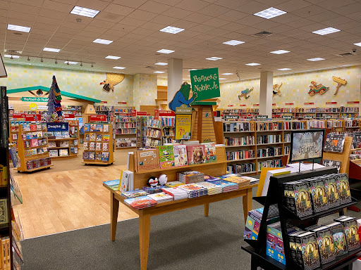 Book Store «Barnes & Noble», reviews and photos, 451 E Altamonte Dr, Altamonte Springs, FL 32701, USA