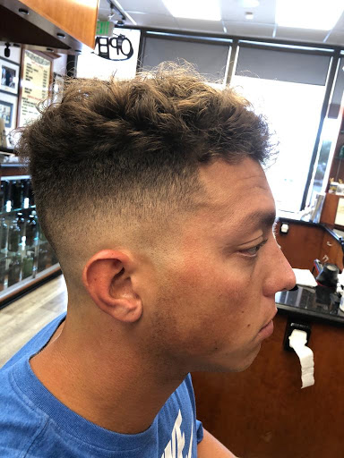 Barber Shop «Classic Barber Shop», reviews and photos, 12609 N Tatum Blvd, Phoenix, AZ 85032, USA