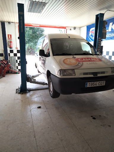 Neumaticos S.A.M. en Tiétar, Cáceres‎