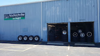 De La Sierra Tire Shop