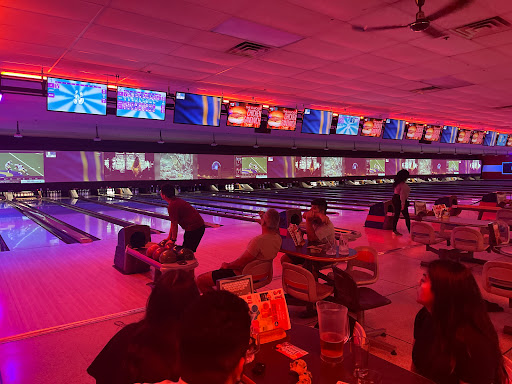 Bowling Alley «Brunswick Zone Mount Prospect Lanes», reviews and photos, 824 E Rand Rd, Mt Prospect, IL 60056, USA