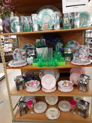 Home Goods Store «Tuesday Morning», reviews and photos, 6808 Huebner Rd, San Antonio, TX 78238, USA