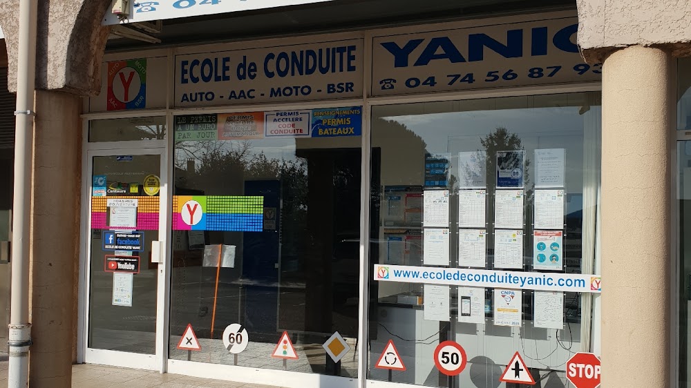 photo de l'auto ecole Ecole de Conduite Yanic Chuzelles - Permis voiture, moto, bateau, remorque