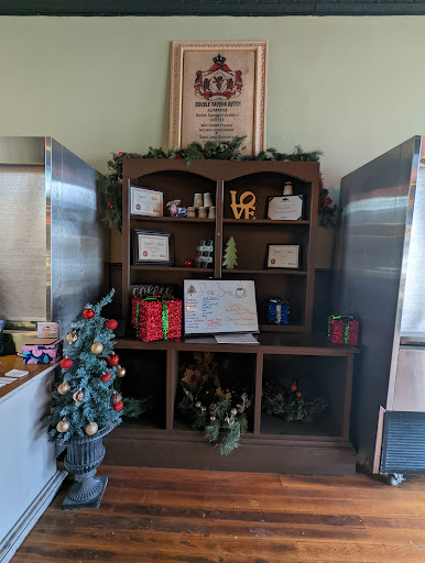 Coffee Shop «Pine Brothers Coffee Company», reviews and photos, 205 S Market St, Scottsboro, AL 35768, USA