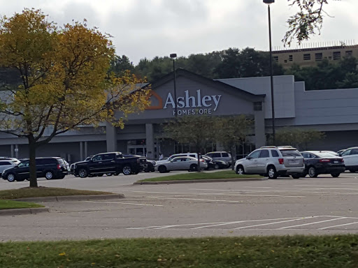 Furniture Store «Ashley HomeStore», reviews and photos, 4068 Commonwealth Ave, Eau Claire, WI 54701, USA