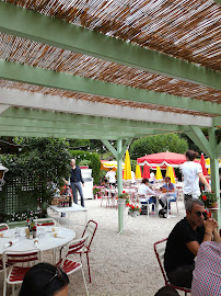 Atmosphère du Restaurant Chalet de l'Oasis à Saint-Cloud - n°15