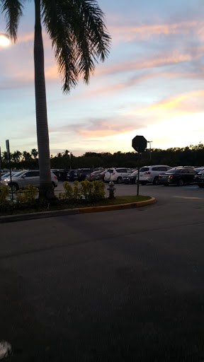 Movie Theater «Regal Cinemas Magnolia Place 16», reviews and photos, 9645 Westview Dr, Coral Springs, FL 33076, USA