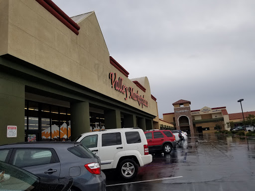 Grocery Store «Valley Marketplace Simi Valley», reviews and photos, 1117 E Los Angeles Ave, Simi Valley, CA 93065, USA