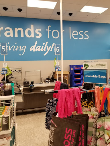 Clothing Store «Ross Dress for Less», reviews and photos, 749 E Dundee Rd, Palatine, IL 60074, USA