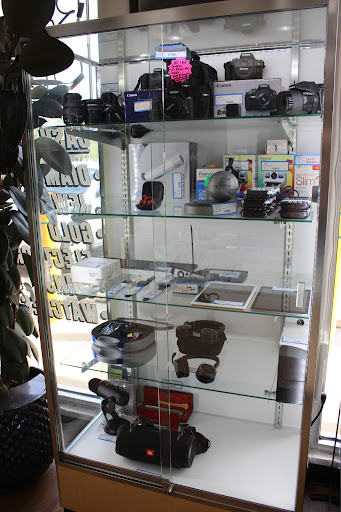 Pawn Shop «Arlington Jewelry & Loan», reviews and photos, 901 W Rand Rd, Arlington Heights, IL 60004, USA