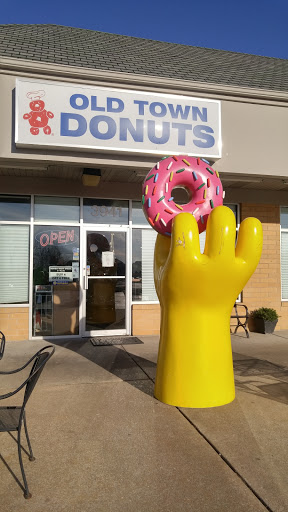 Donut Shop «Old Town Donut Shop», reviews and photos, 3941 Mid Rivers Mall Dr, St Peters, MO 63376, USA