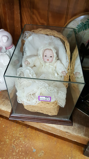 Thrift Store «Goodwill Store», reviews and photos, 23740 El Toro Rd e, Lake Forest, CA 92630, USA