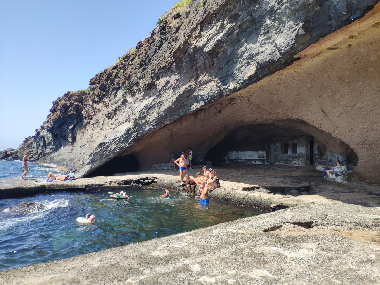 Foto av Spiaggia Sataria med liten vik