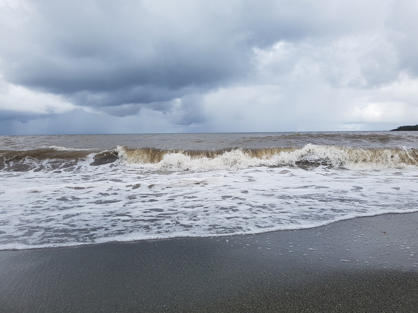 Photo de Playa de Miel - endroit populaire parmi les connaisseurs de la détente