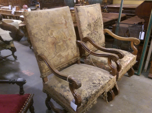 Antique Furniture Store «Lots of Furniture Antiques Warehouse», reviews and photos, 910 N Riverfront Blvd, Dallas, TX 75207, USA