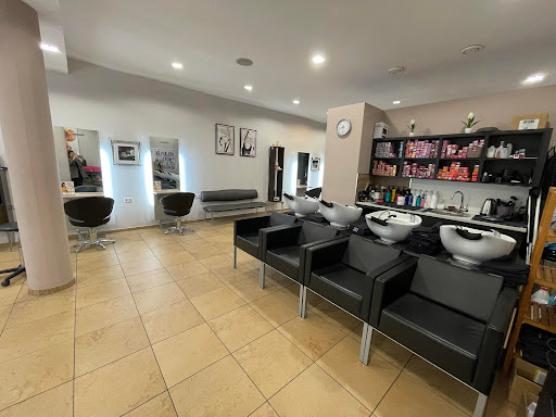 Hairline - Friseursalon In Brixlegg