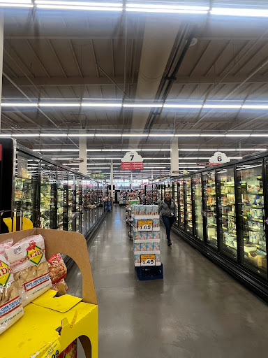 Grocery Store «Grocery Outlet Bargain Market», reviews and photos, 1340 E 7th St, Long Beach, CA 90813, USA