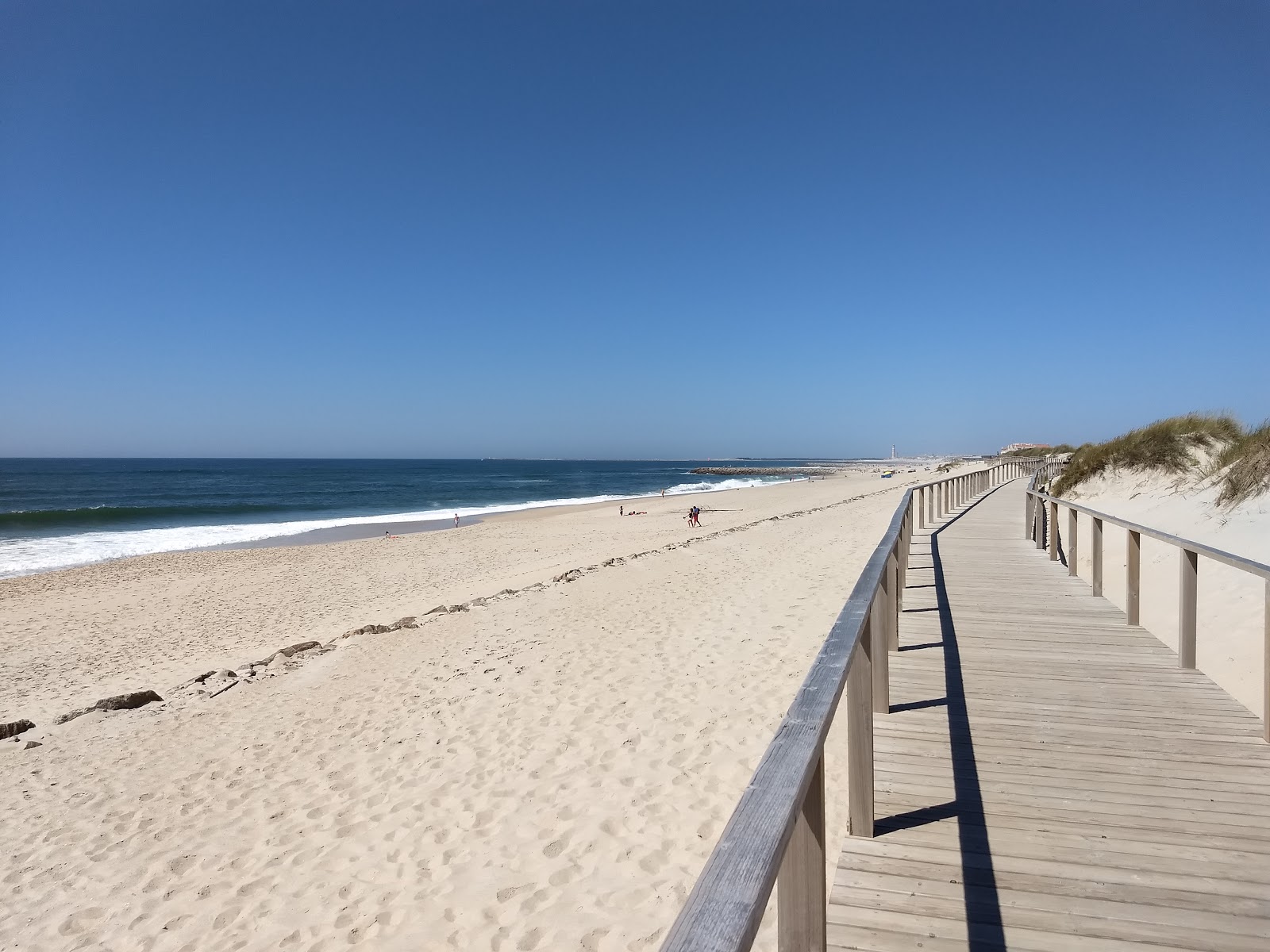 Foto von Praia de Sao Jacinto mit beiger sand Oberfläche