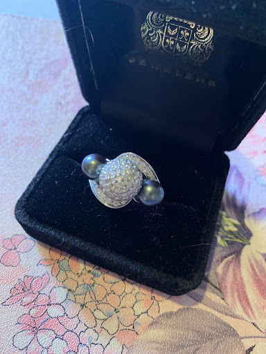 Jewelry Store «McClave Jewelers», reviews and photos, 326 W Hillcrest Dr, Thousand Oaks, CA 91360, USA