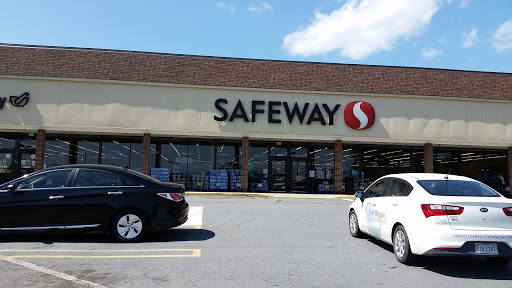 Grocery Store «Safeway», reviews and photos, 437 S King St, Leesburg, VA 20175, USA