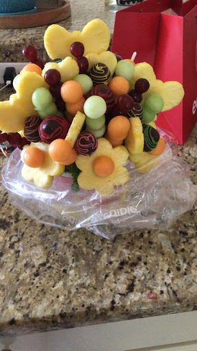 Gift Shop «Edible Arrangements», reviews and photos, 4634 LA-22, Mandeville, LA 70471, USA