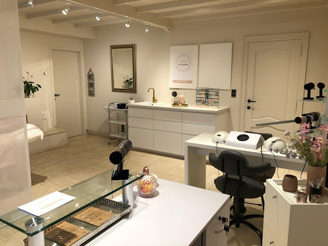 Yolo By Charlotte - Beauty & Nails