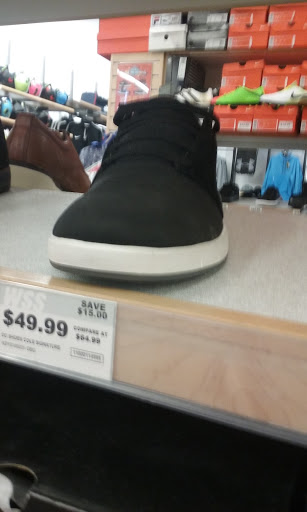 Shoe Store «WSS», reviews and photos, 460 San Fernando Mission Blvd, San Fernando, CA 91340, USA