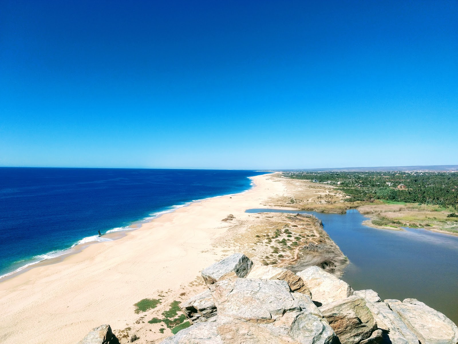 Φωτογραφία του Punta Lobos - δημοφιλές μέρος μεταξύ λάτρεις της χαλάρωσης