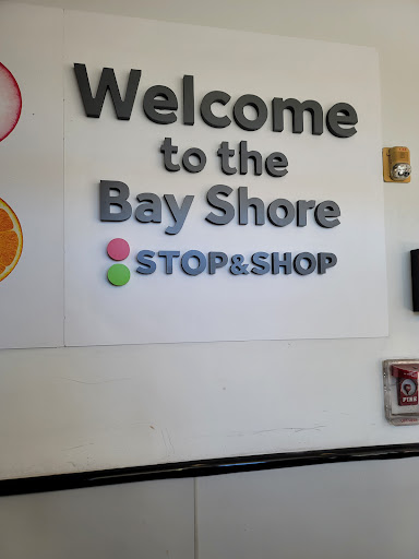 Supermarket «Super Stop & Shop», reviews and photos, 533 E Main St, Bay Shore, NY 11706, USA