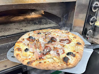 Pizza du Pizzas à emporter LA PIZZAIOLA à Saint-Geniès-de-Comolas - n°5