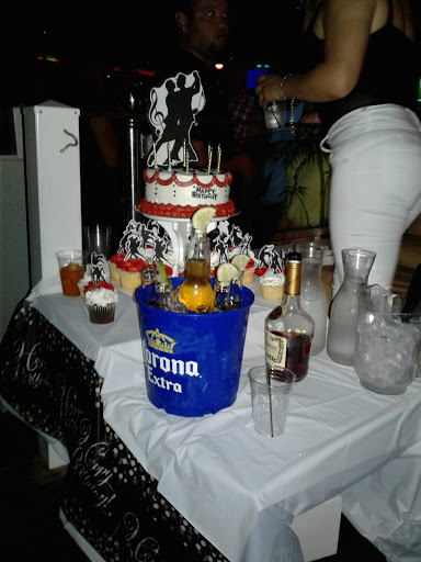 Night Club «Congas Night Club & Melodias Taberna», reviews and photos, 2079 N University Dr, Sunrise, FL 33322, USA
