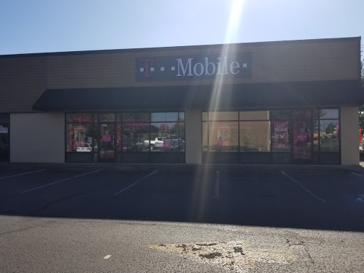 Cell Phone Store «T-Mobile», reviews and photos, 6691 SE Tualatin Valley Hwy, Hillsboro, OR 97123, USA